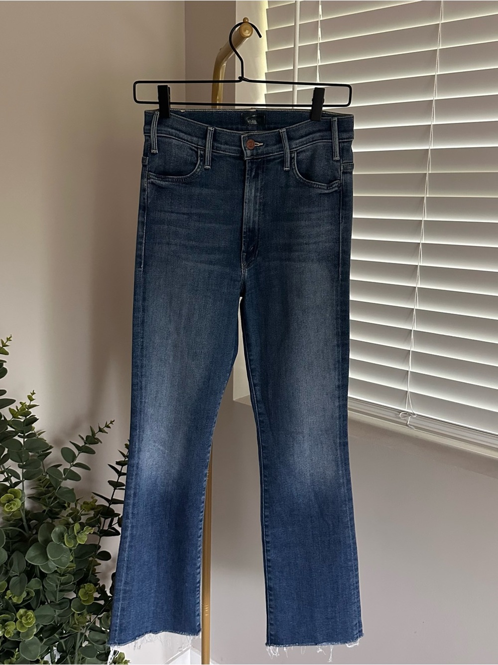 MOTHER Jeans The Hustler Ankle Fray 27